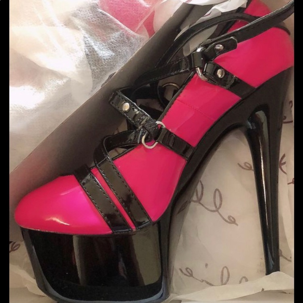 Elle exotic heels